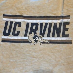 UC Irvine graphic-tee with iconic “anteaters” mascot (men’s large)